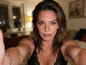 Selbstporträt einer deutschen Transe im Zimmer